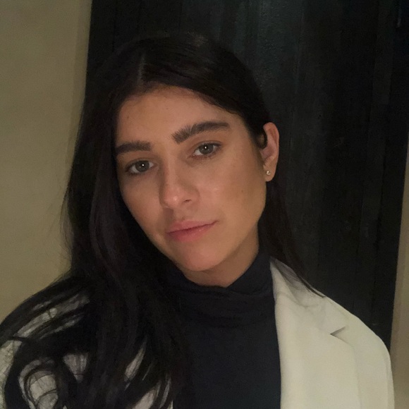 Valentina Bradtke - Poshmark Profile Picture of Valentina Bradtke (@kindoftina) on Poshmark