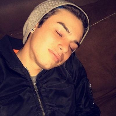 Profile Picture of Joe Miera (@Beiber__) on Twitter