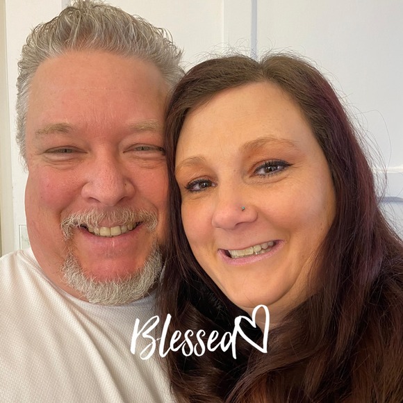 Profile Picture of Susan Helgerson (@davesuzieq33) on Poshmark