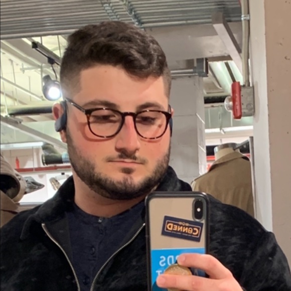Profile Picture of Ronnie Debenedetto (@ronnied54) on Poshmark