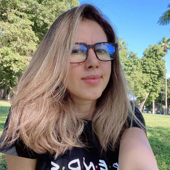 Profile Picture of Gelma Souza (@gelma28) on Poshmark