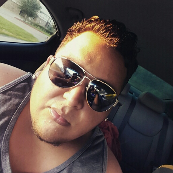 Profile Picture of Tony Sanchez (@tsanchez11) on Poshmark