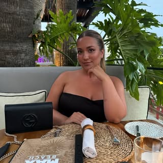 Profile Picture of cassandrabook (@cassandrabook) on Instagram