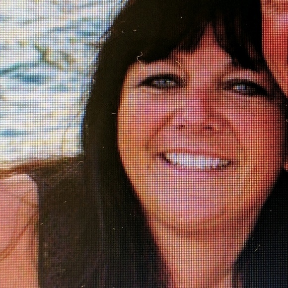 Profile Picture of Jeri Chittim (@jerilch) on Poshmark