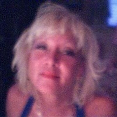 Profile Picture of Debi GiGi Jones (@CatrinWJ) on Twitter