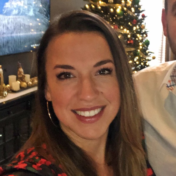 Profile Picture of Brianna Sheehan (@brianna_sheehan) on Poshmark