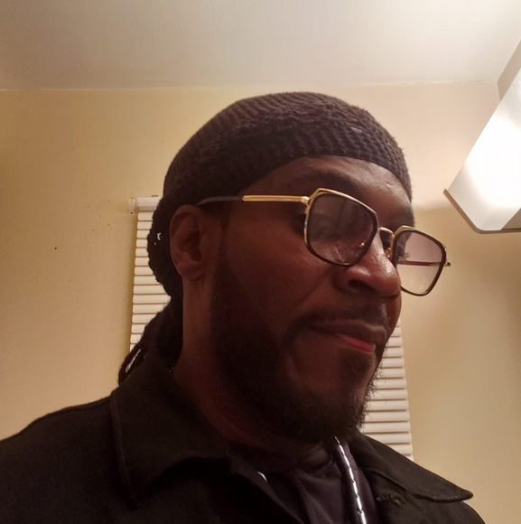 Profile Picture of Curtis Harris (@curtisharris803) on Poshmark