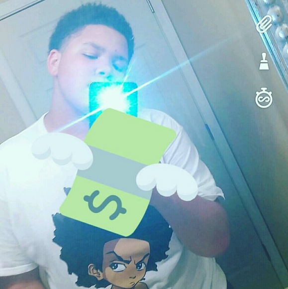 Profile Picture of Devon Anthony (@ygnluld) on Poshmark