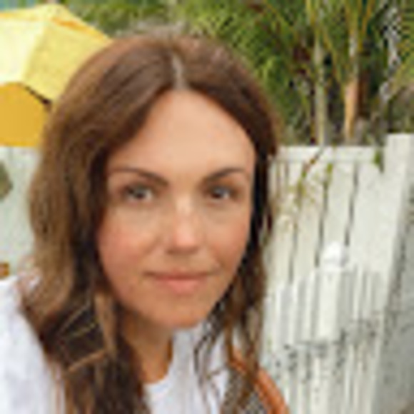 Profile Picture of Nadia Ilardi (@n_ilardi) on Poshmark