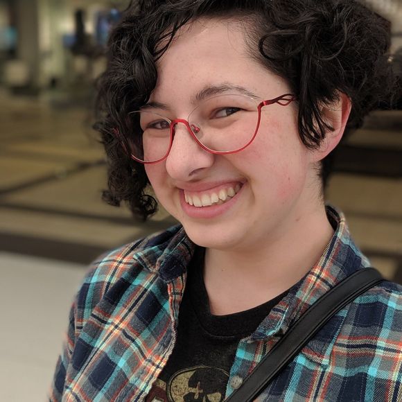 Profile Picture of Josie Thompson (@thiinka) on Poshmark