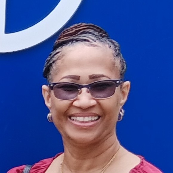 Profile Picture of Beverly Osby (@beverly_osby) on Poshmark