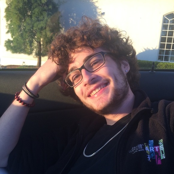 Profile Picture of Daniel Karas (@dkloud) on Poshmark