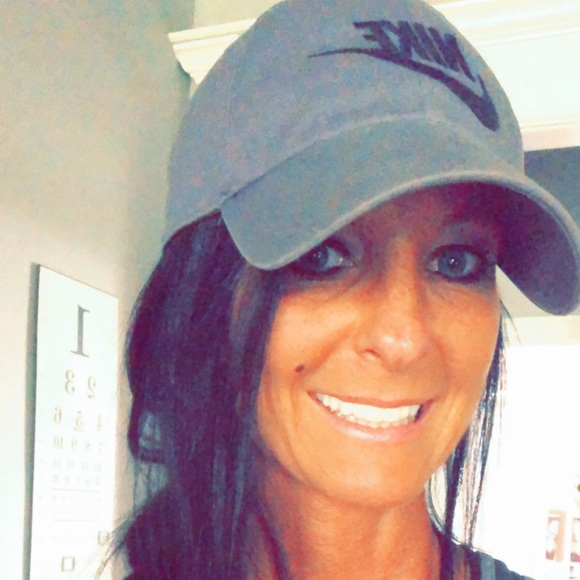 Profile Picture of Christy Beene (@christybeene) on Poshmark