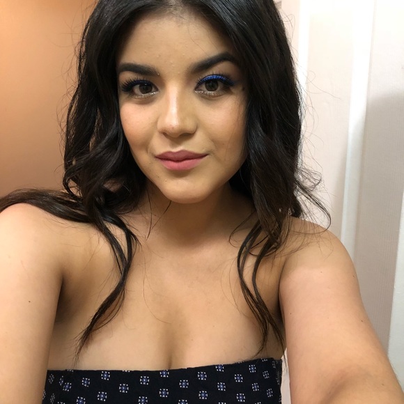 Profile Picture of Mayra Tellez (@mayratellez) on Poshmark