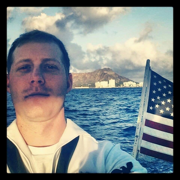 Profile Picture of Erik Simpson (@esimpson65) on Poshmark
