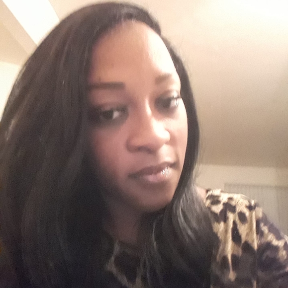 Profile Picture of Crystal Allen (@allenc78) on Poshmark