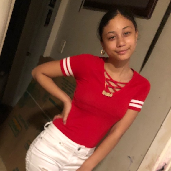 Profile Picture of Claritza Rivera (@claritza_rivera) on Poshmark