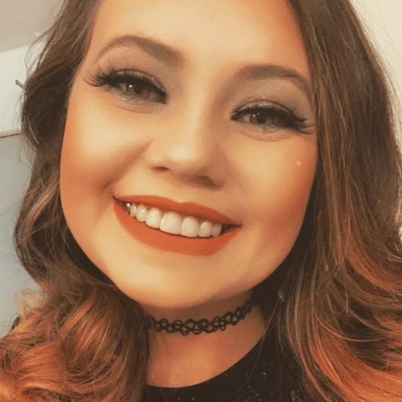 Profile Picture of Mandi Borgelt (@mandikay3) on Poshmark