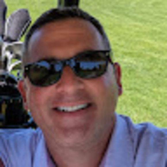 Profile Picture of Daniel Kidney (@dankidneyrn) on Poshmark