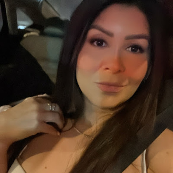 Profile Picture of Wilmaris Arteaga (@wilmaris_a) on Poshmark