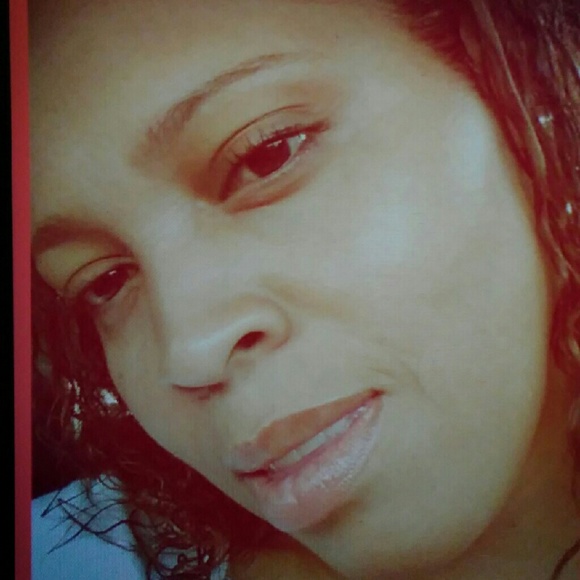 Kenisha Jones - Poshmark Profile Picture of Kenisha Jones (@kbryson08) on Poshmark