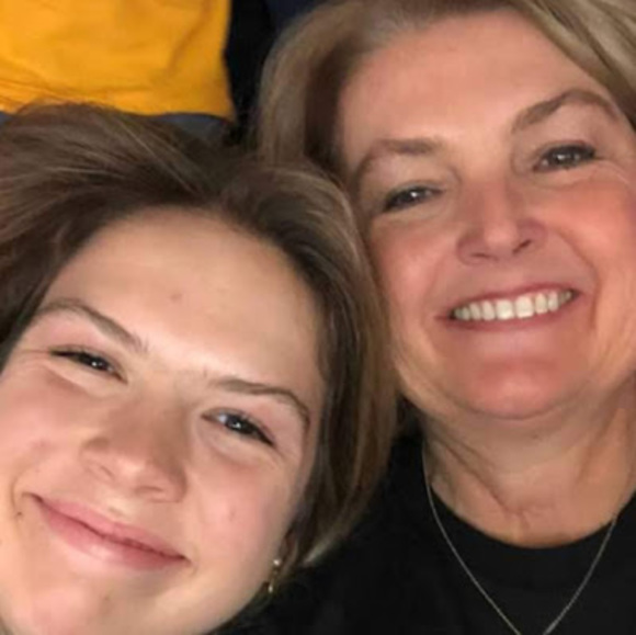 Profile Picture of Robin Lynch (@robinlynch446) on Poshmark