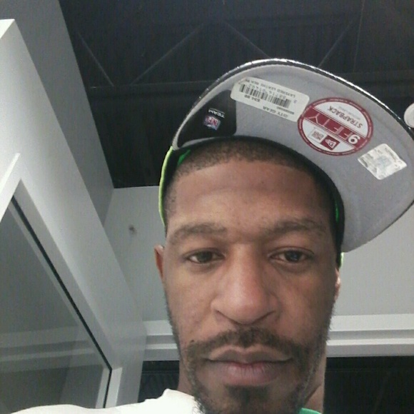 Profile Picture of Eric Jackson (@ericjackson550) on Poshmark
