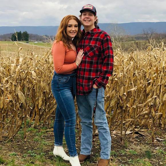 Profile Picture of Elissa Mcgee (@elissa_mcgee) on Poshmark