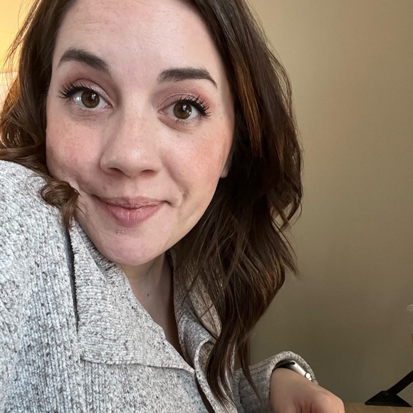 Kara Lackmann - Poshmark Profile Picture of Kara Lackmann (@horstkn) on Poshmark