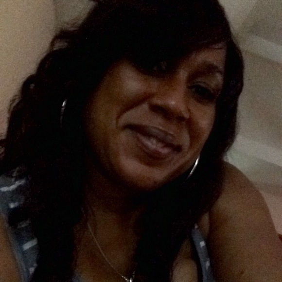 Profile Picture of Cecelia Clark (@ceceliaclark67) on Poshmark