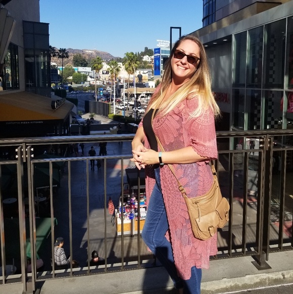 Profile Picture of Elyssa Frizzell (@efrizz311) on Poshmark