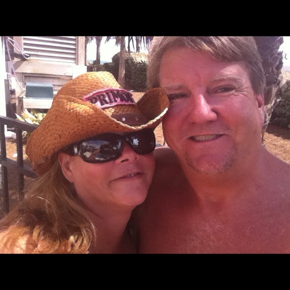 Helen Parmelee - Poshmark Profile Picture of Helen Parmelee (@helenparmelee) on Poshmark