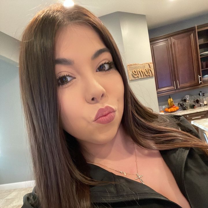 Profile Picture of 𝔐𝔦𝔠𝔥𝔢𝔩𝔩𝔢 (@michellealcauter5) on Tiktok