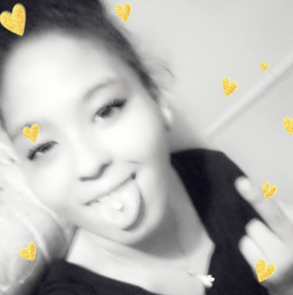 Profile Picture of Casey Hutton (@caseyhutton0) on Poshmark