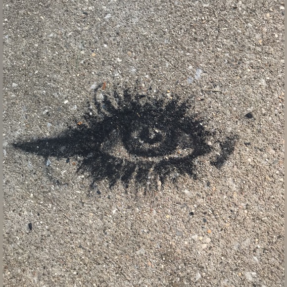 Profile Picture of Avea Lynn (@aveaudvardy) on Poshmark