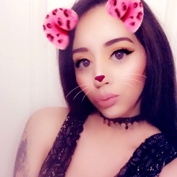 Profile Picture of Robin Roman (@robin_roman) on Poshmark