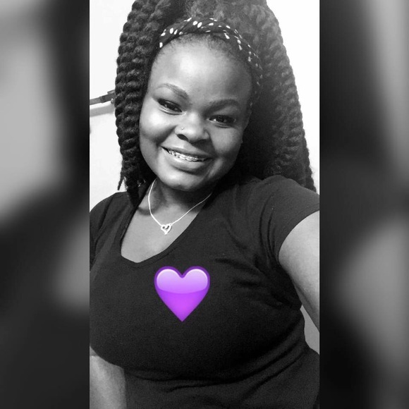 Jada Williamson - Poshmark Profile Picture of Jada Williamson (@jadabrianna0430) on Poshmark