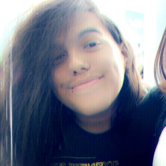 Profile Picture of Daniel Gonzalez (@dannyboyy29) on Poshmark