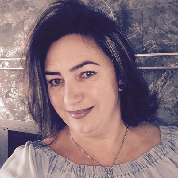 Profile Picture of Roseane Bilik (@roseanebilik) on Poshmark