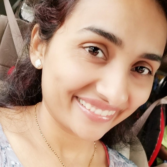 Profile Picture of Supritha Shetty (@suprithashetty) on Poshmark