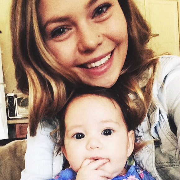 Profile Picture of Kayla Bettman (@ohgoshkayla) on Poshmark