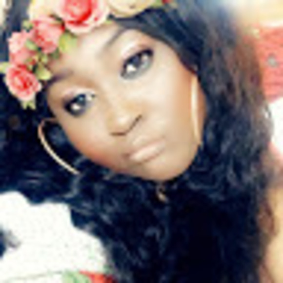 Profile Picture of Octavia Stewart (@octavia_stewart) on Poshmark