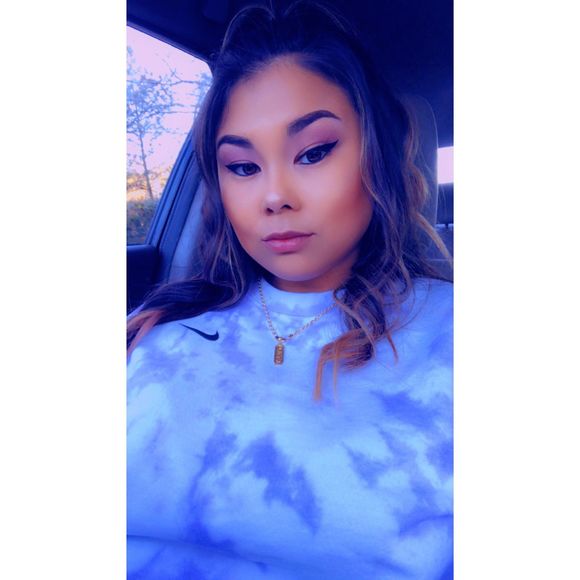 Profile Picture of Kimmy Poindexter (@kimmypoindexter) on Poshmark