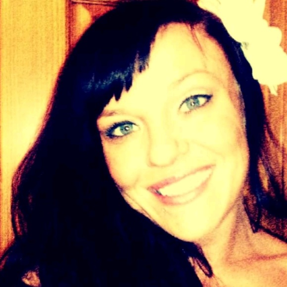 Profile Picture of Sarah Bartig (@sybbob1) on Poshmark