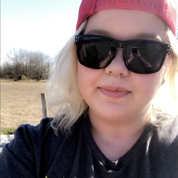 Profile Picture of Amber Chrisman (@aschrisman3) on Poshmark