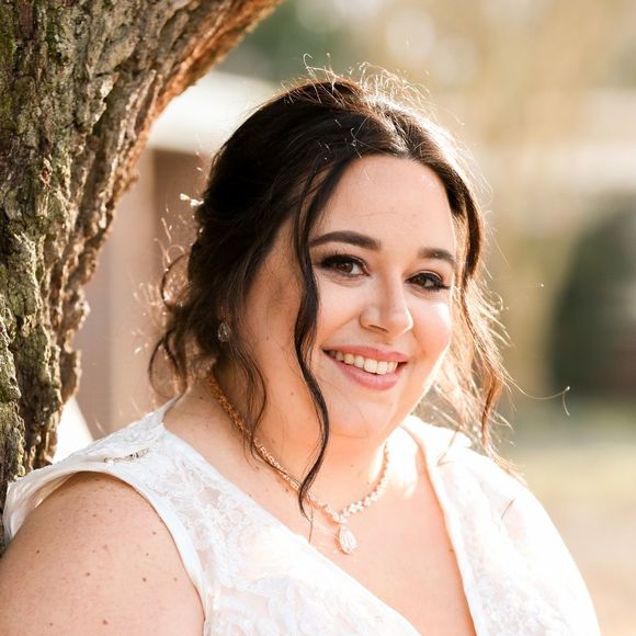 Hillary Lane-ramirez - Poshmark Profile Picture of Hillary Lane-ramirez (@hlaneramirez) on Poshmark