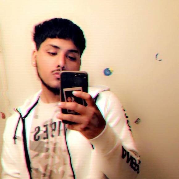 Profile Picture of Bernardo Rendon (@berniie12) on Poshmark