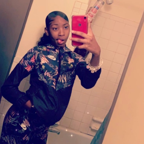 Profile Picture of Precious Curry (@iiampresh_) on Poshmark