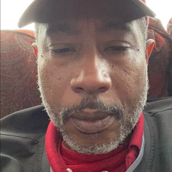 Profile Picture of Robert Bonner (@rhb1969) on Poshmark