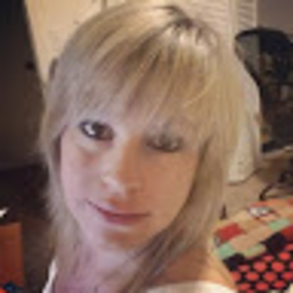 Profile Picture of Lisa Danner (@dannerrockzz44) on Poshmark